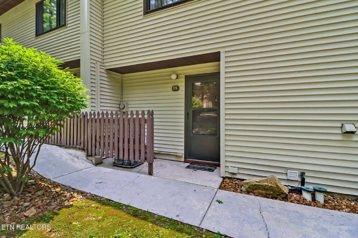 99 Wilshire Heights Dr - Photo 2 of 20