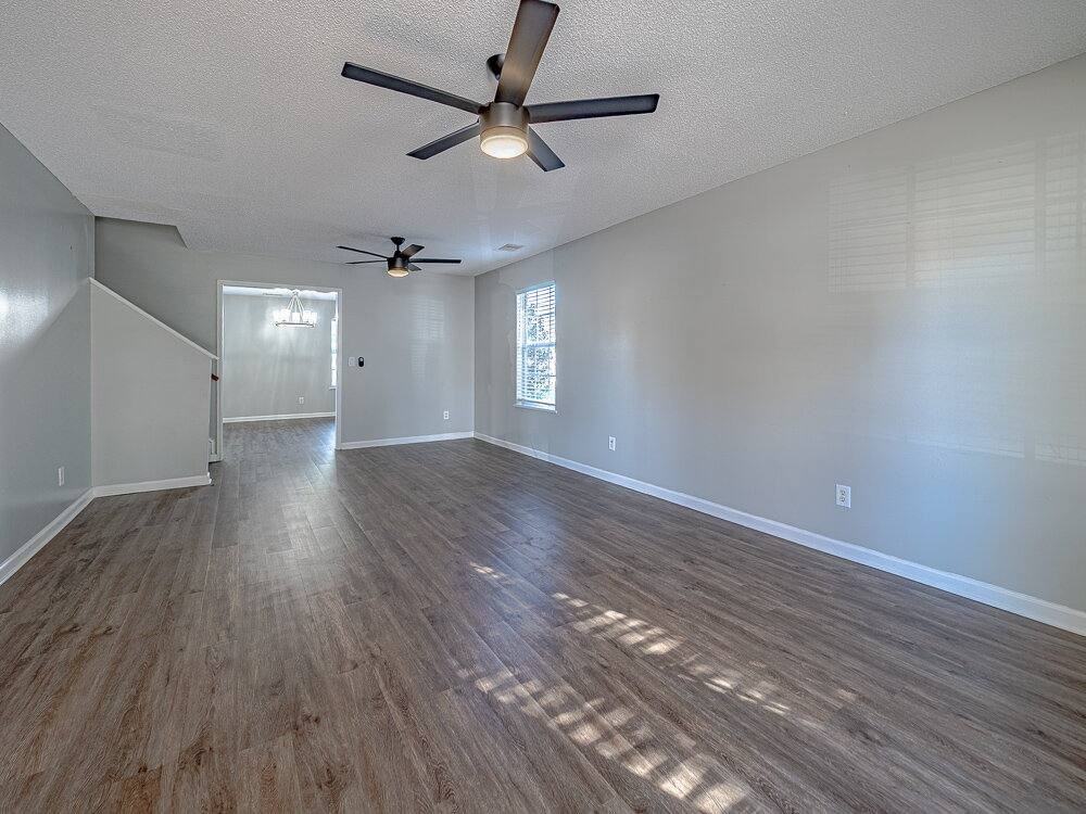 1755 Polaris Dr - Photo 6 of 20