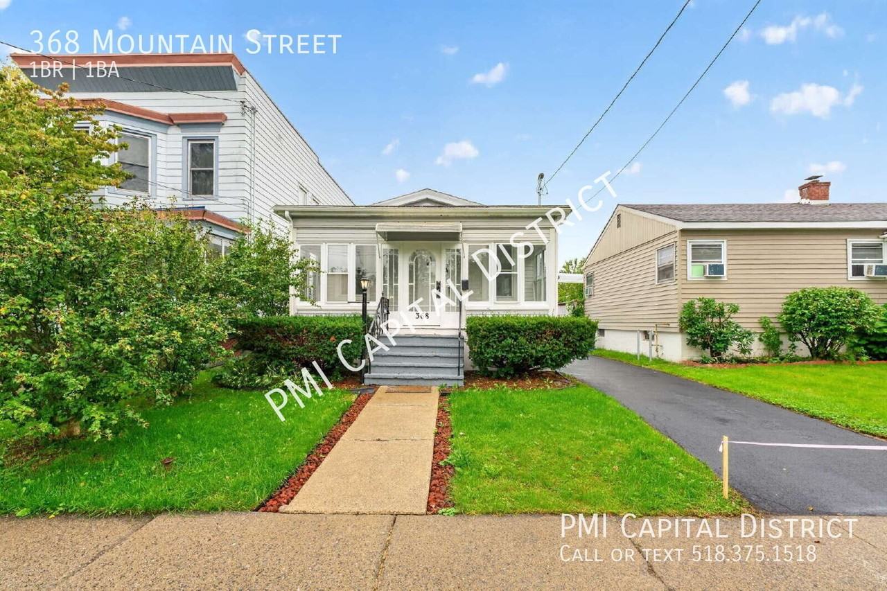 368 Mountain St - Photo 2 of 35