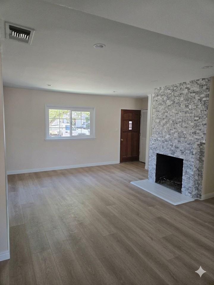 8113 Bianca Ave #NA - Photo 3 of 16