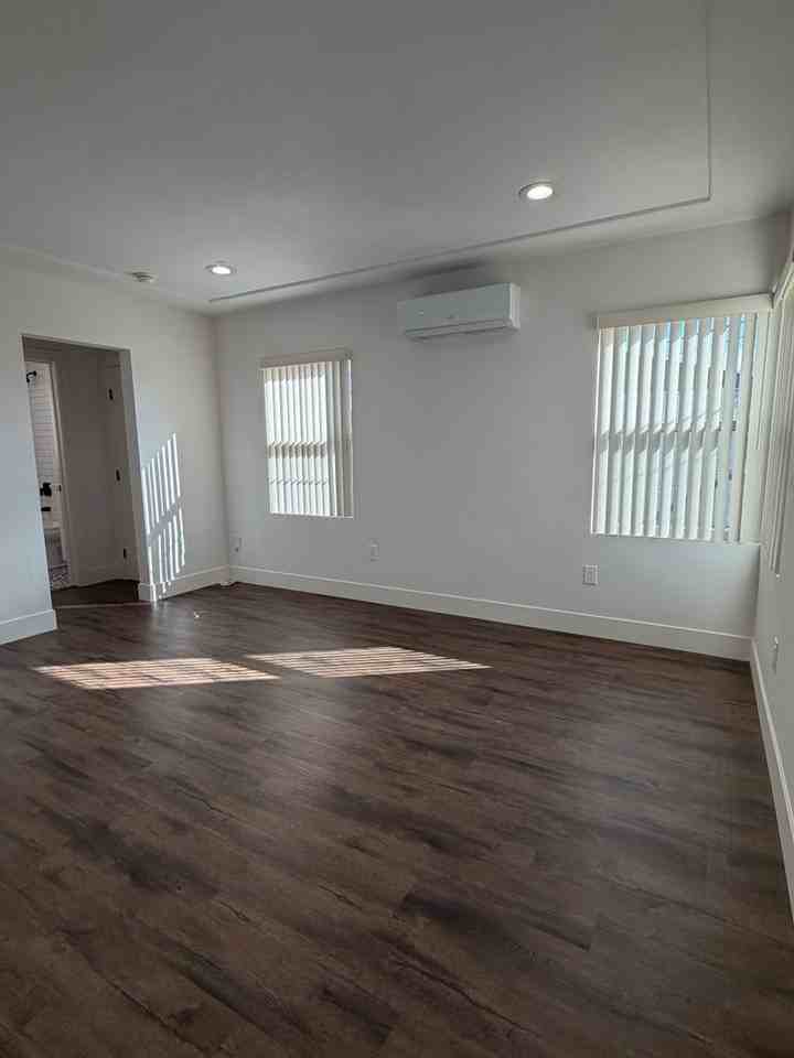 3519 Louisiana St - Photo 5 of 21