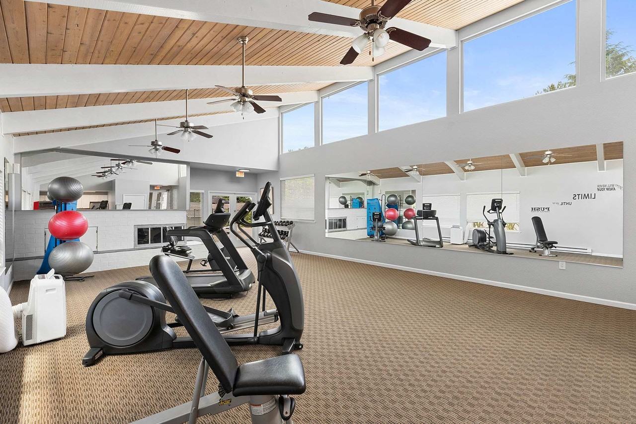 2580 S Meridian #16B - Photo 6 of 50