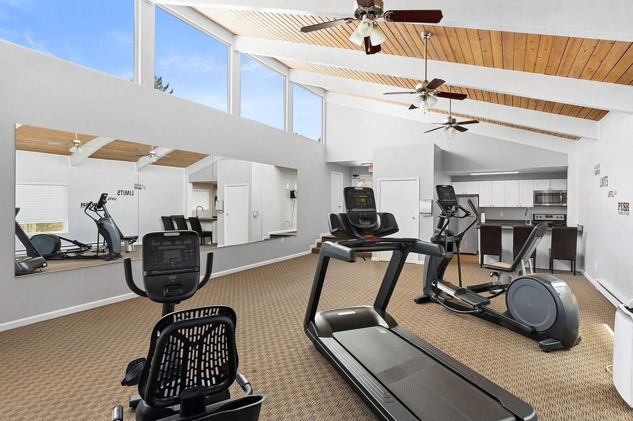 2580 S Meridian #16B - Photo 7 of 50