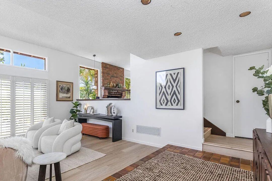 10200 Autumn Leaf Cir - Photo 6 of 37