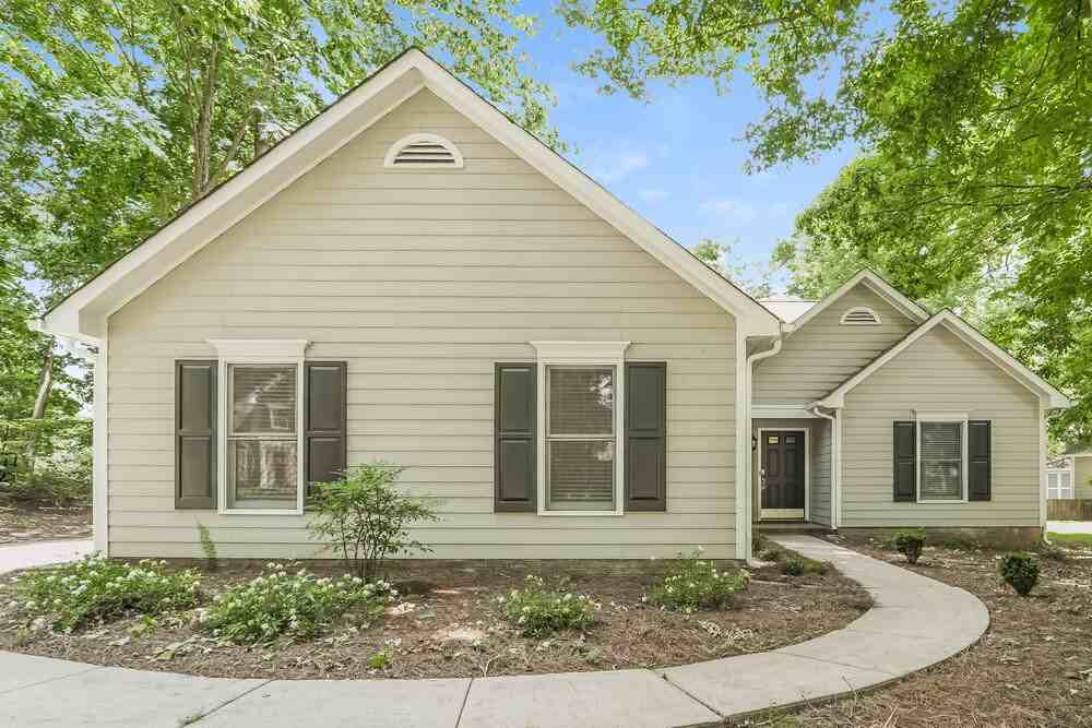 7722 Bridle Ct - Photo 3 of 16