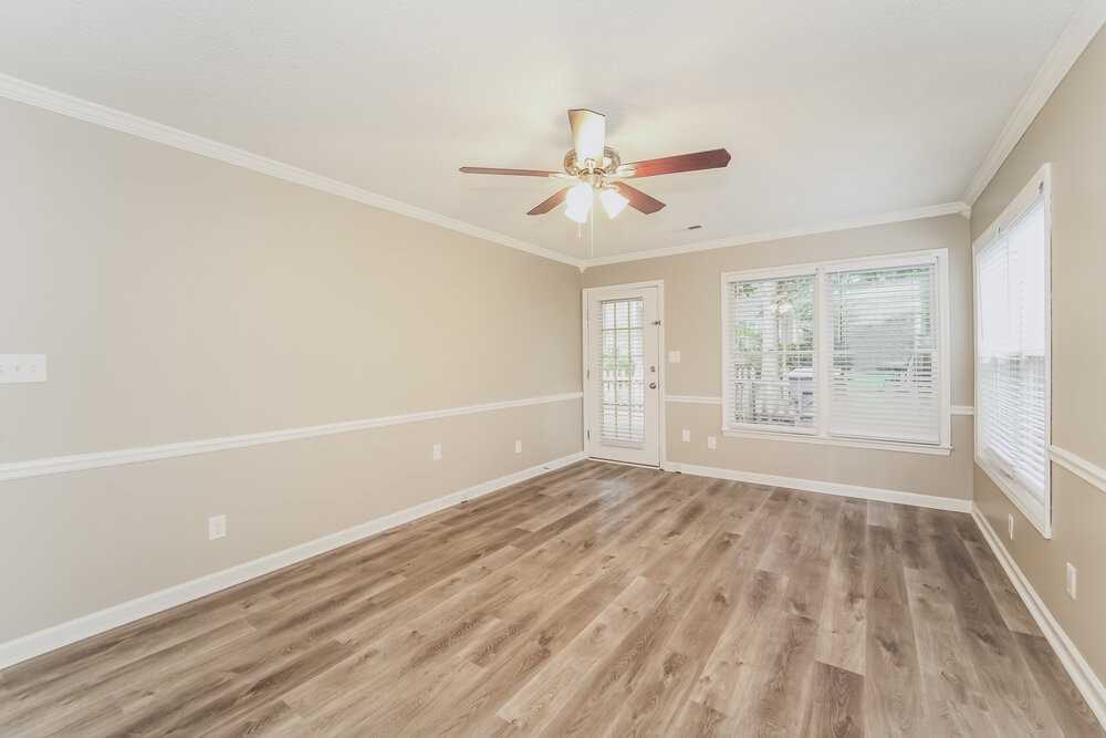 7722 Bridle Ct - Photo 4 of 16