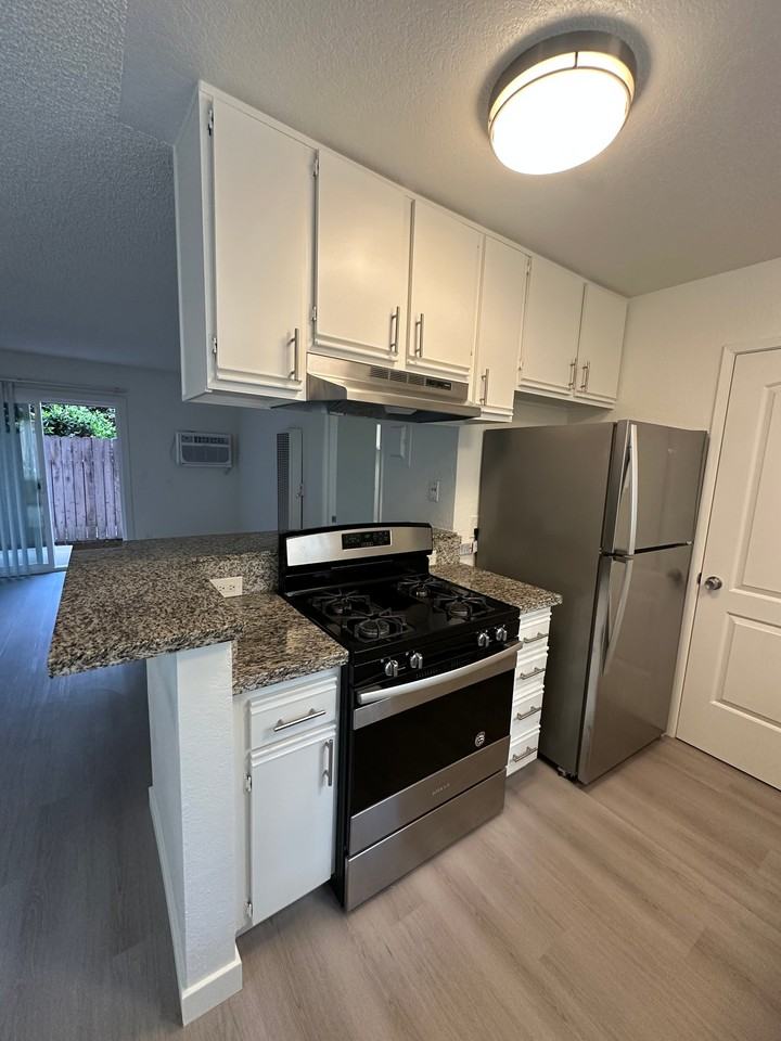 8602 Chapman Ave - Photo 4 of 30