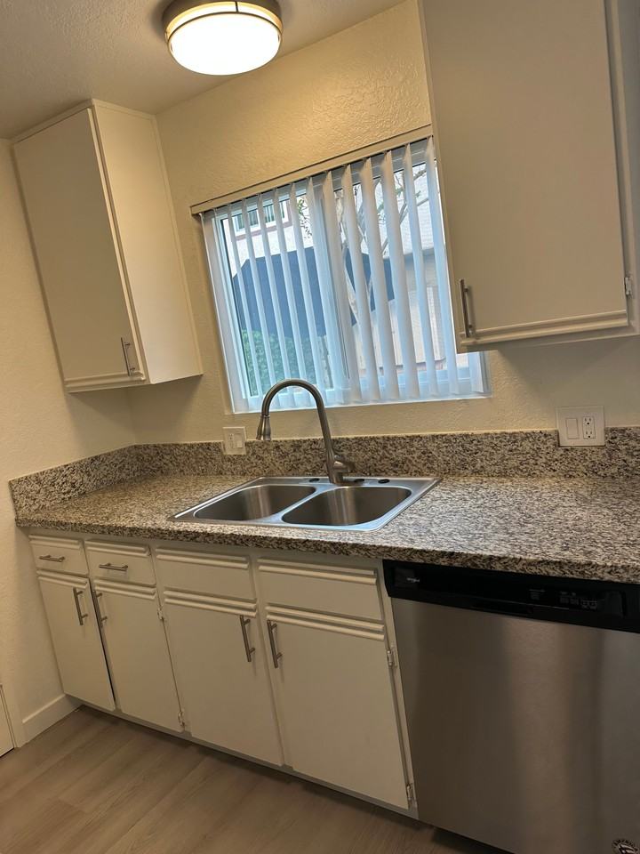 8602 Chapman Ave - Photo 5 of 30