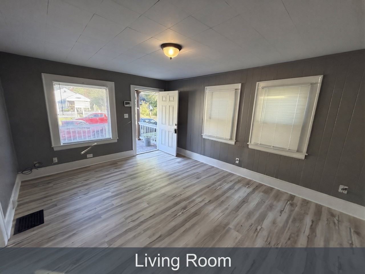 404 N 38th St - Photo 3 of 11