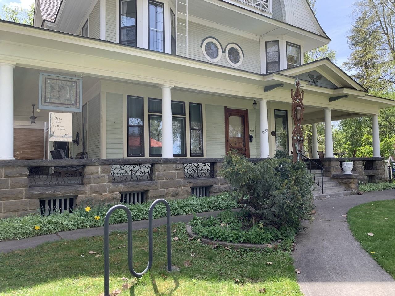2325 W 1st Ave #F - Photo 3 of 16
