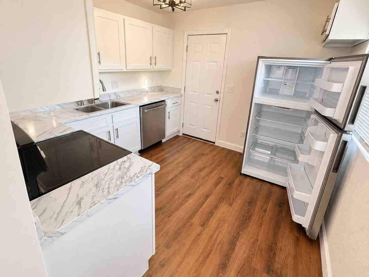 7918 Paschal St - Photo 2 of 5