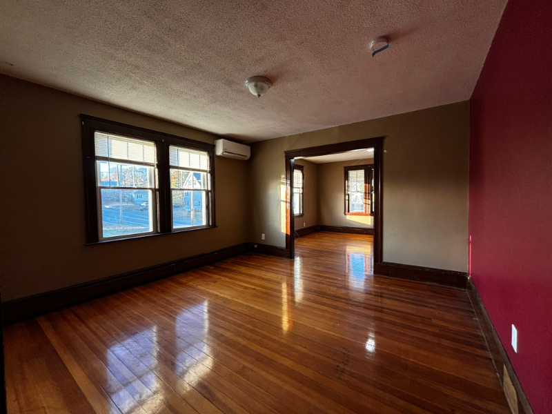 105 Groveland St #2 - Photo 5 of 10
