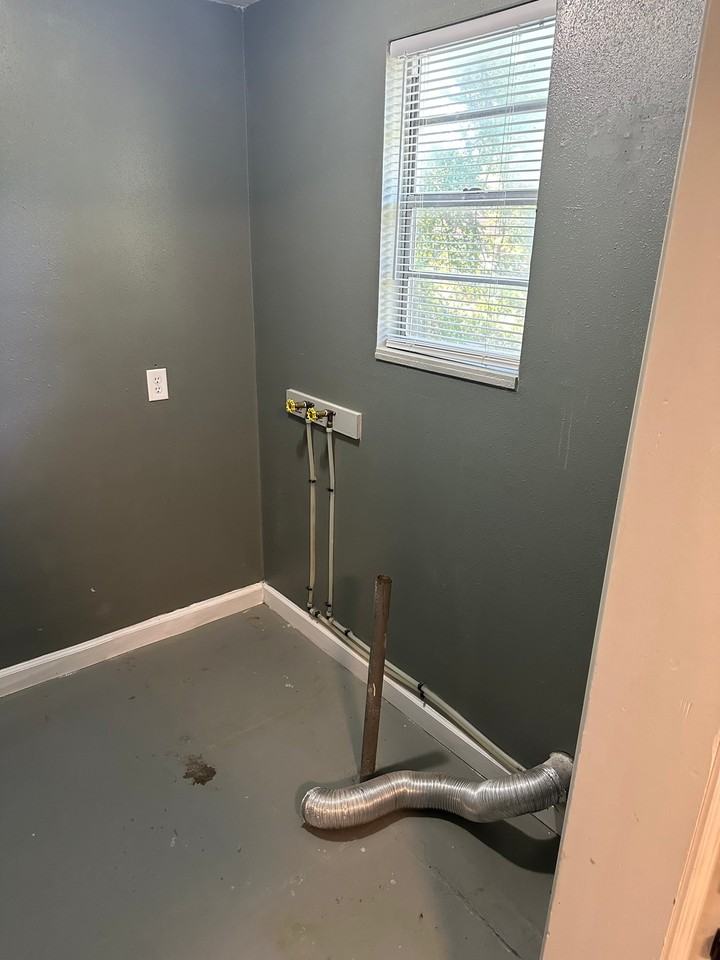 717 Jefferson Ave - Photo 7 of 10