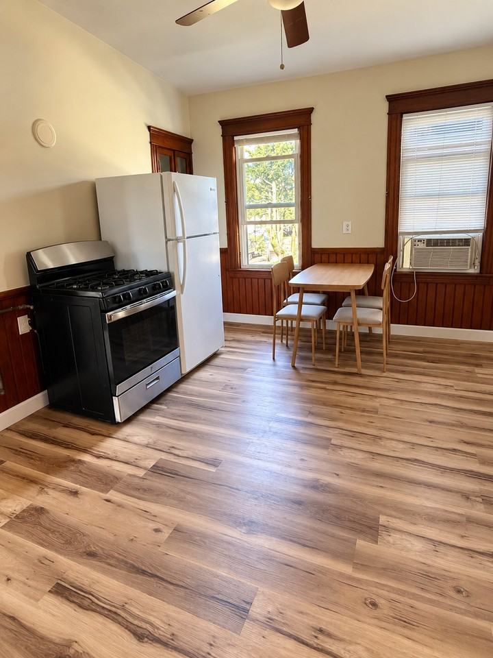 101 Greenwood St #2 - Photo 3 of 6