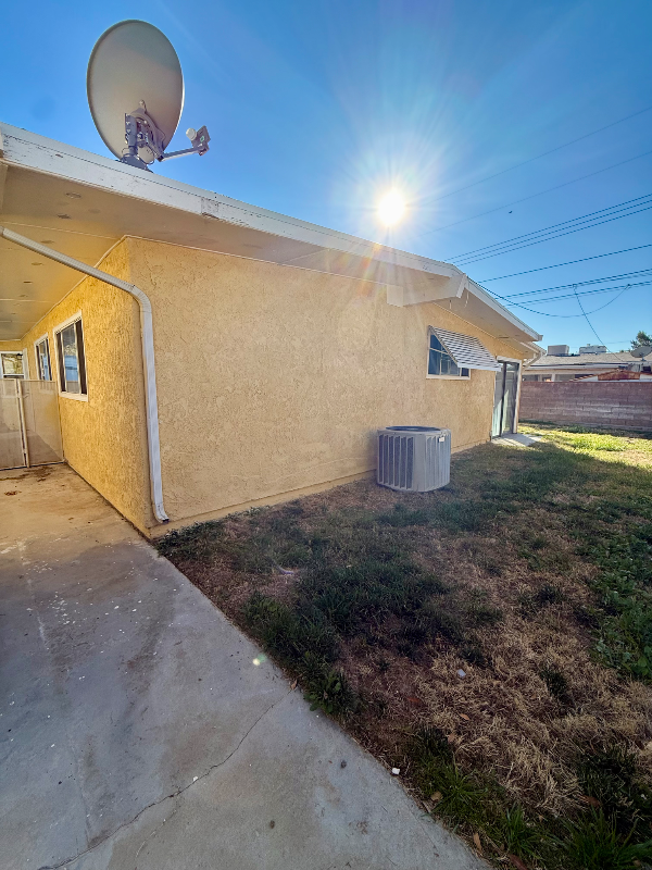 1120 W Avenue H6 #A - Photo 5 of 19