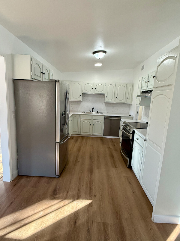 1120 W Avenue H6 #A - Photo 7 of 19