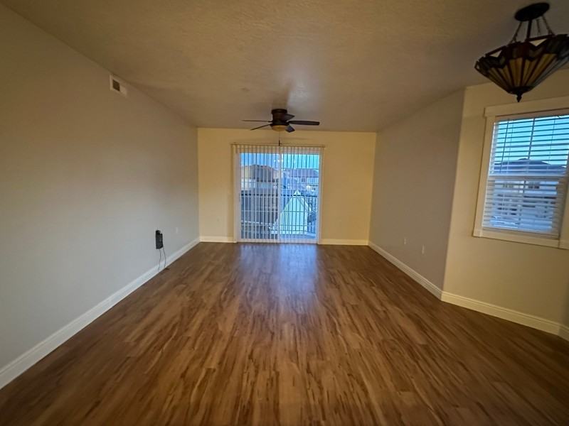 160 W Daybreak Ln - Photo 7 of 31