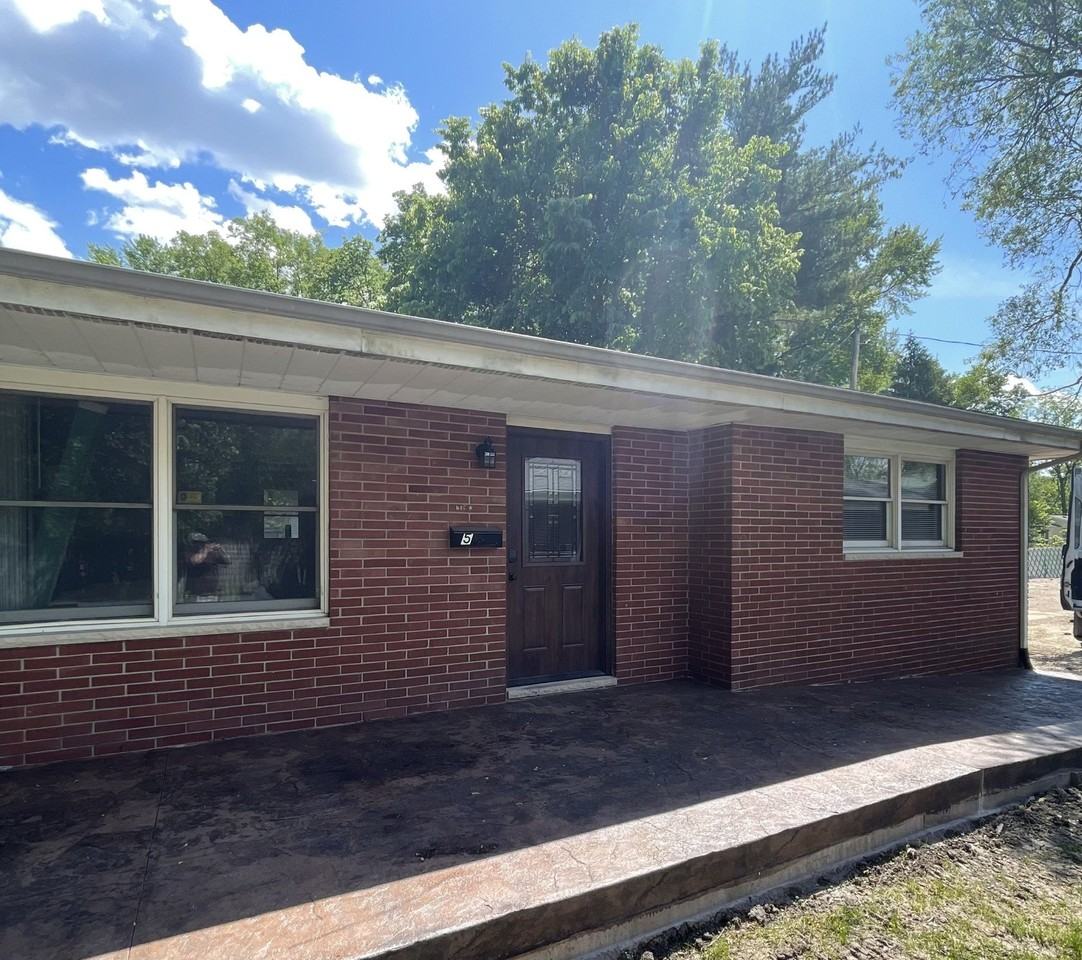 5 Suburban Ct - Photo 2 of 15