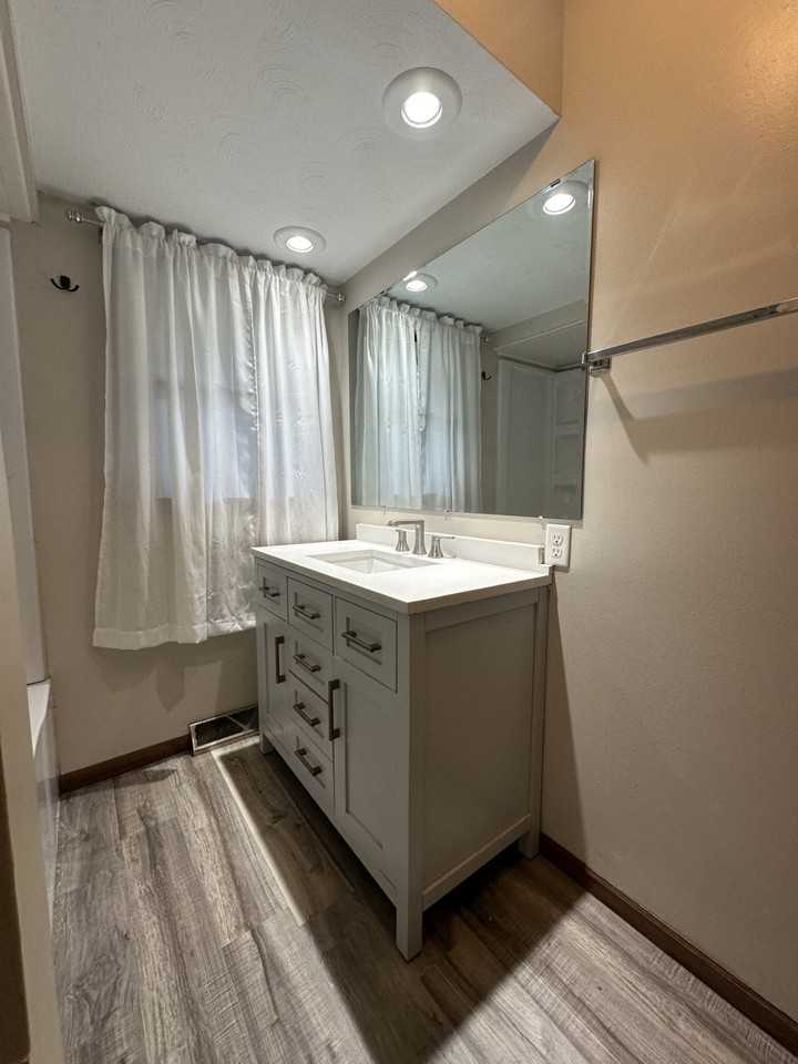 5 Suburban Ct - Photo 4 of 15