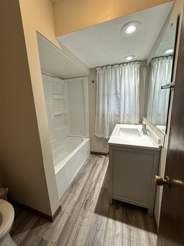 5 Suburban Ct - Photo 5 of 15