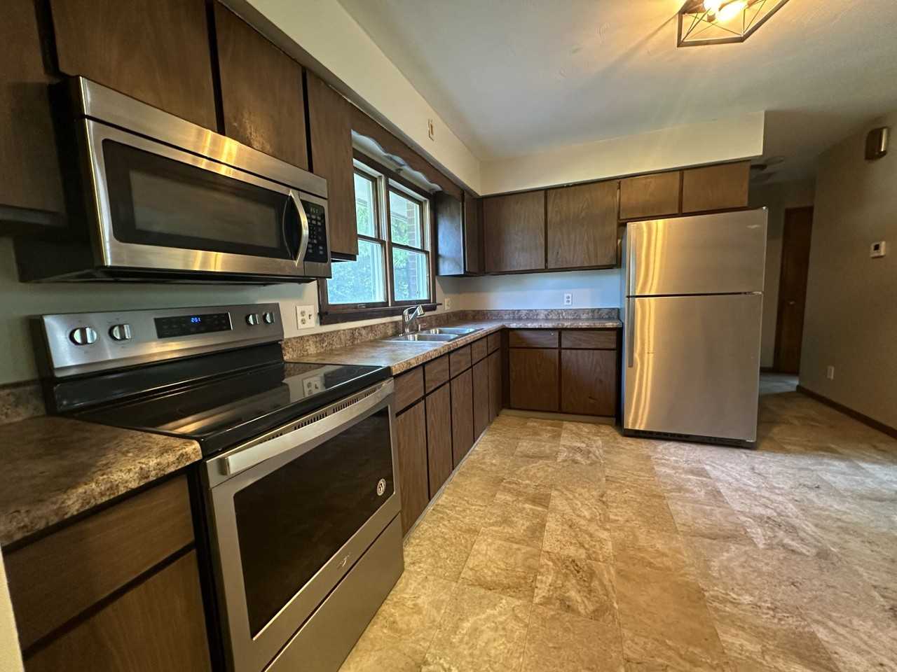 5 Suburban Ct - Photo 7 of 15