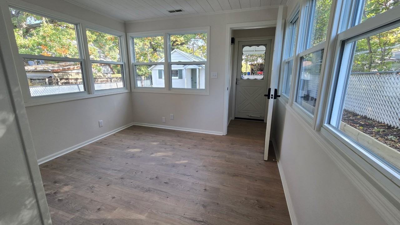 910 25th St - Photo 6 of 15