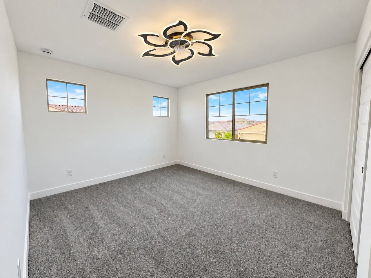 8719 W Pasadena Ave - Photo 2 of 19