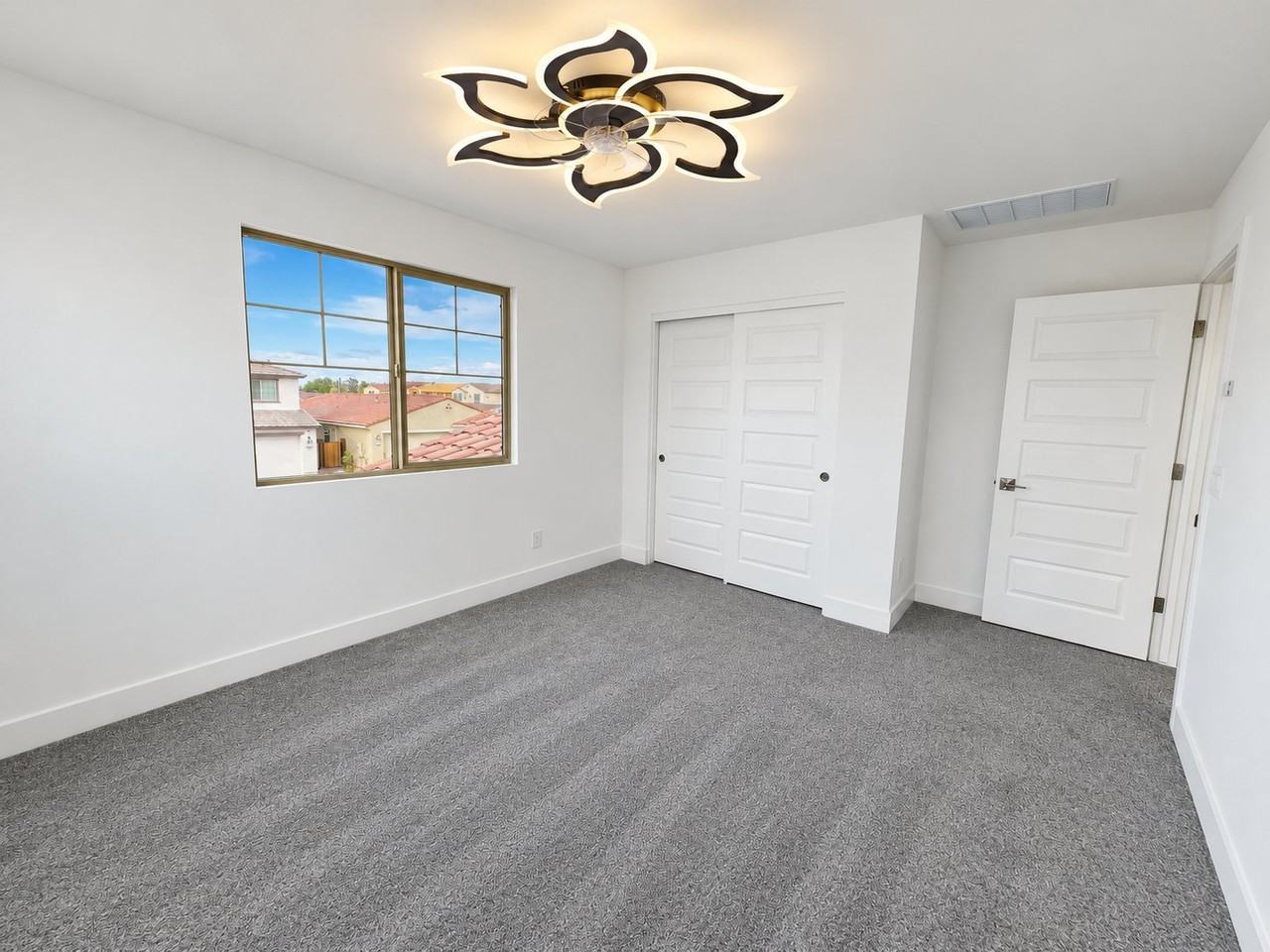 8719 W Pasadena Ave - Photo 3 of 19