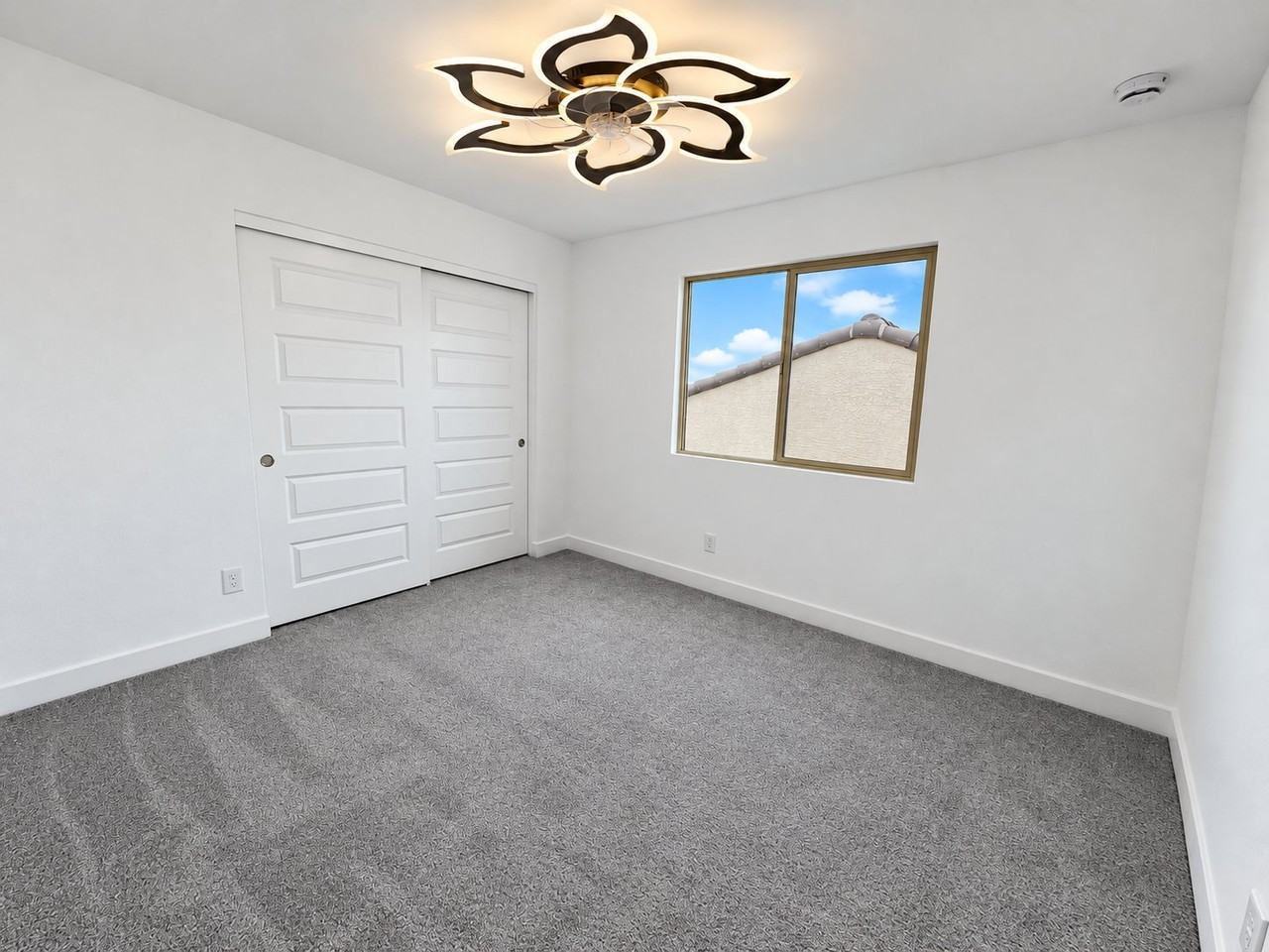 8719 W Pasadena Ave - Photo 4 of 19