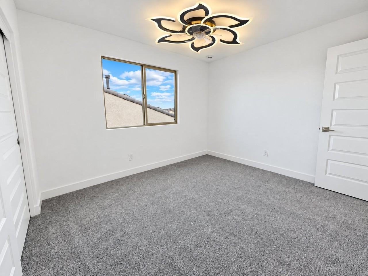 8719 W Pasadena Ave - Photo 5 of 19
