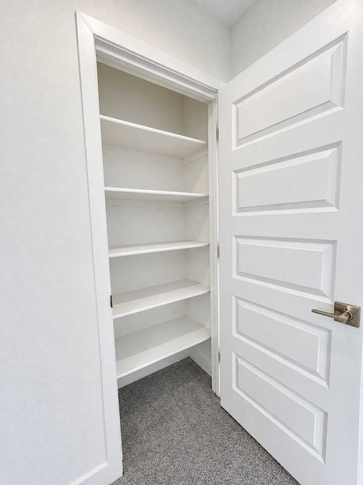 8719 W Pasadena Ave - Photo 7 of 19