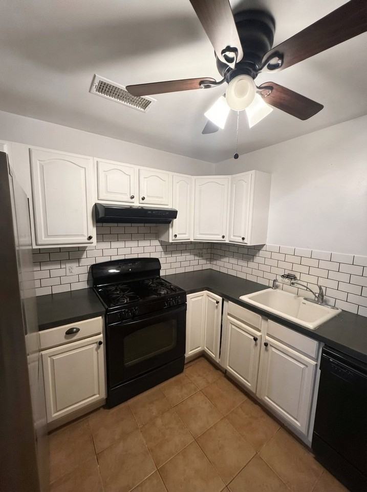 3337 Kingsbury Ave - Photo 2 of 4