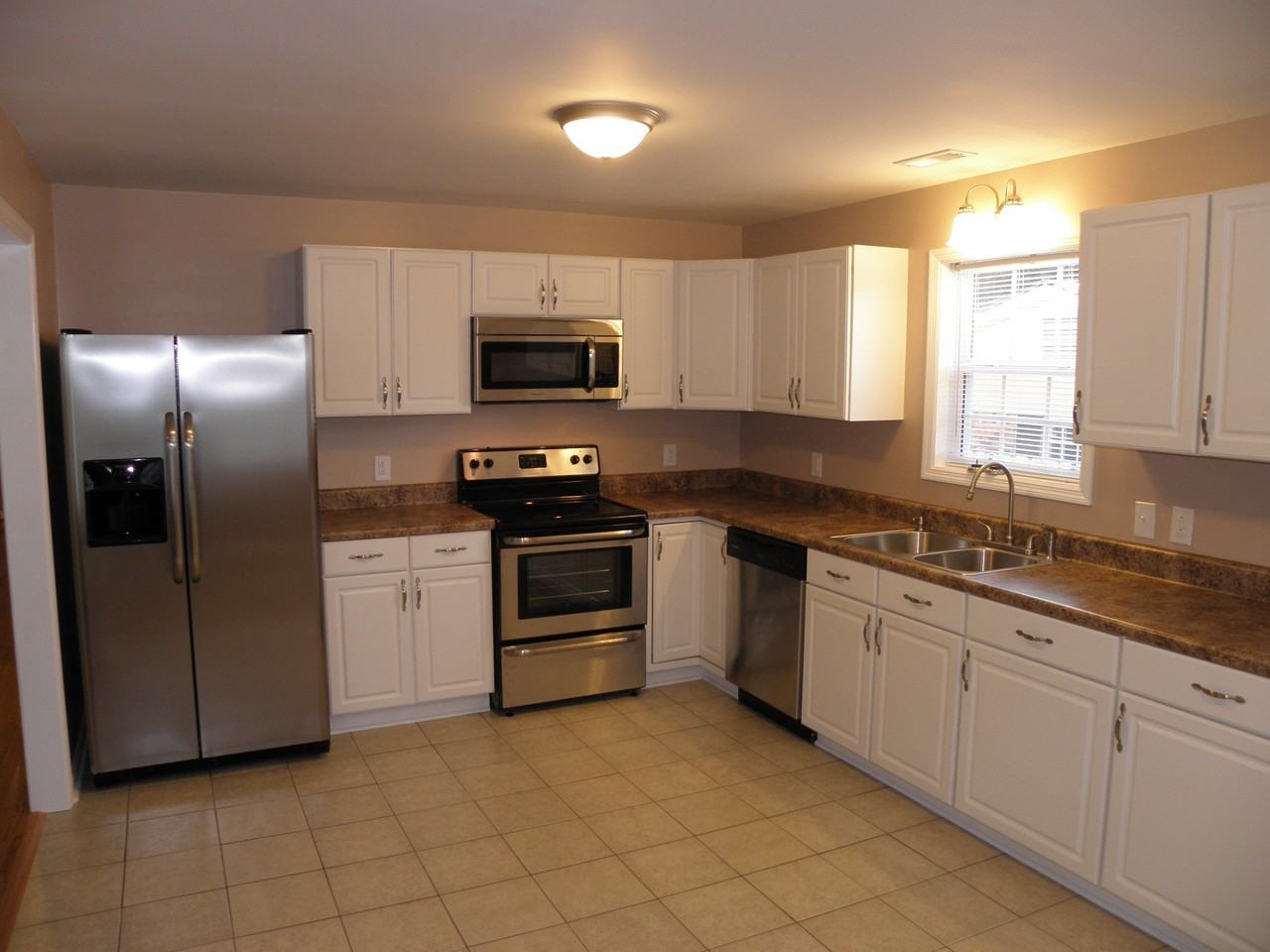 712 Cedar St - Photo 2 of 11