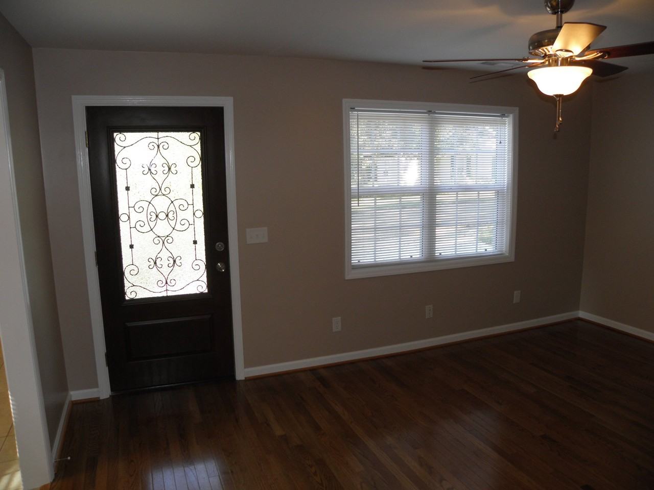 712 Cedar St - Photo 3 of 11