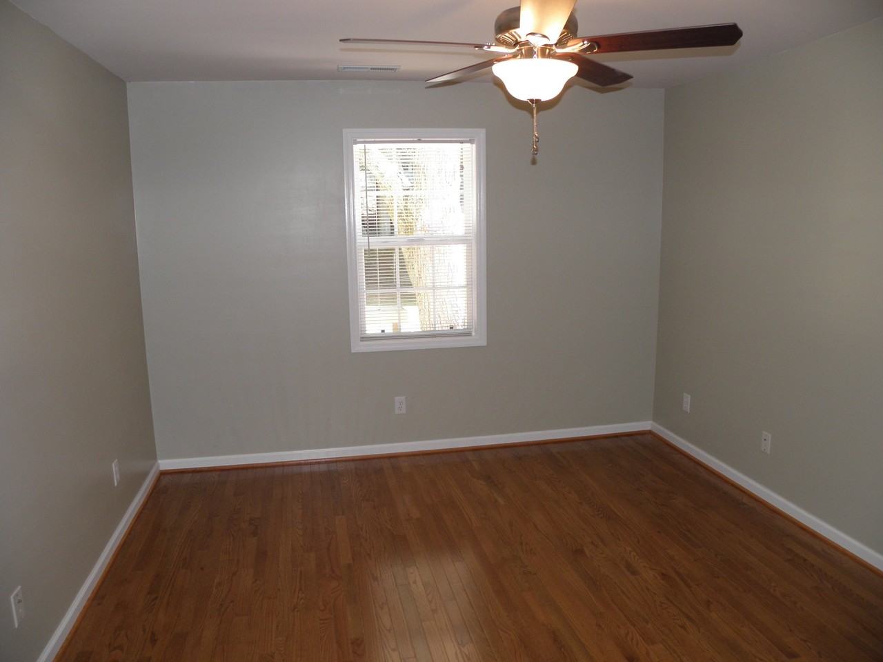 712 Cedar St - Photo 6 of 11