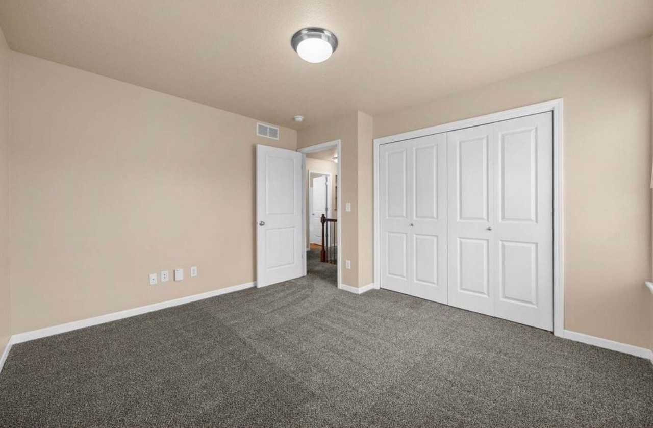 1492 Burr Dr - Photo 3 of 20