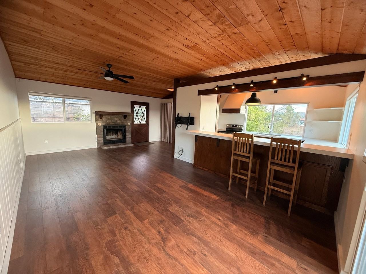 5760 Redondo Dr #B - Photo 5 of 10