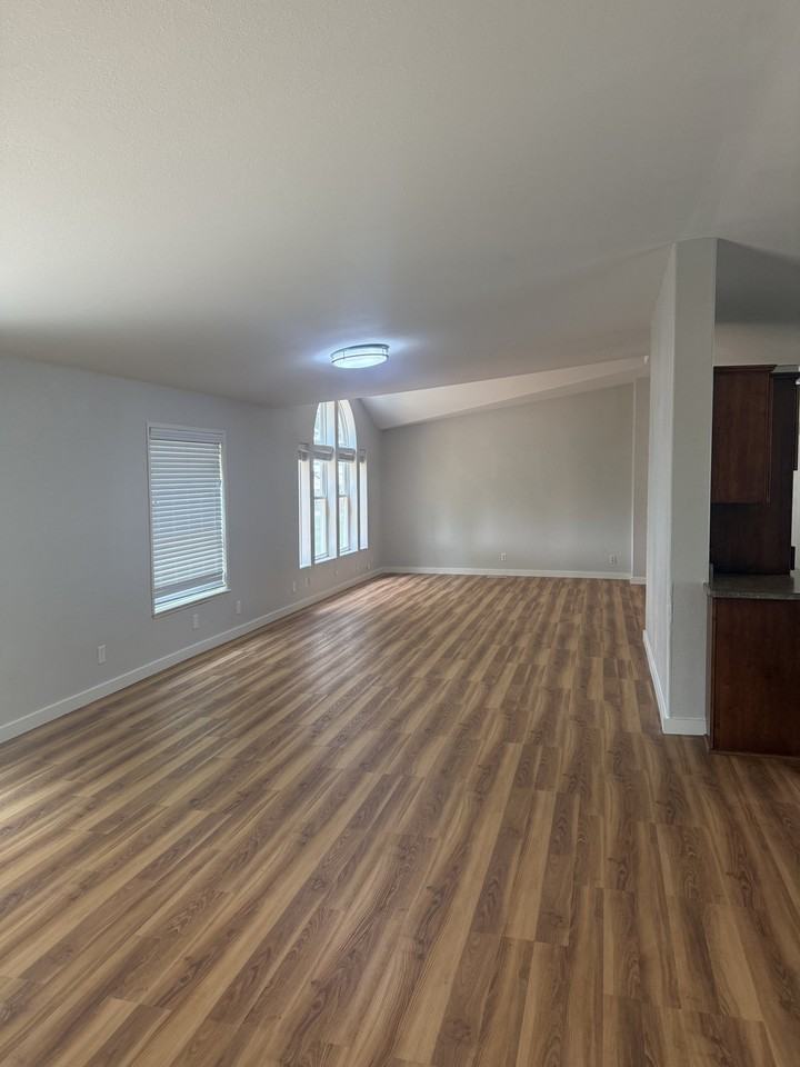 1812 Road O Ne - Photo 4 of 20