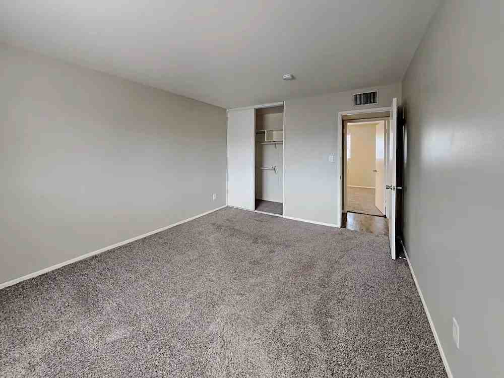 8262 E Monte Vista Rd - Photo 7 of 12