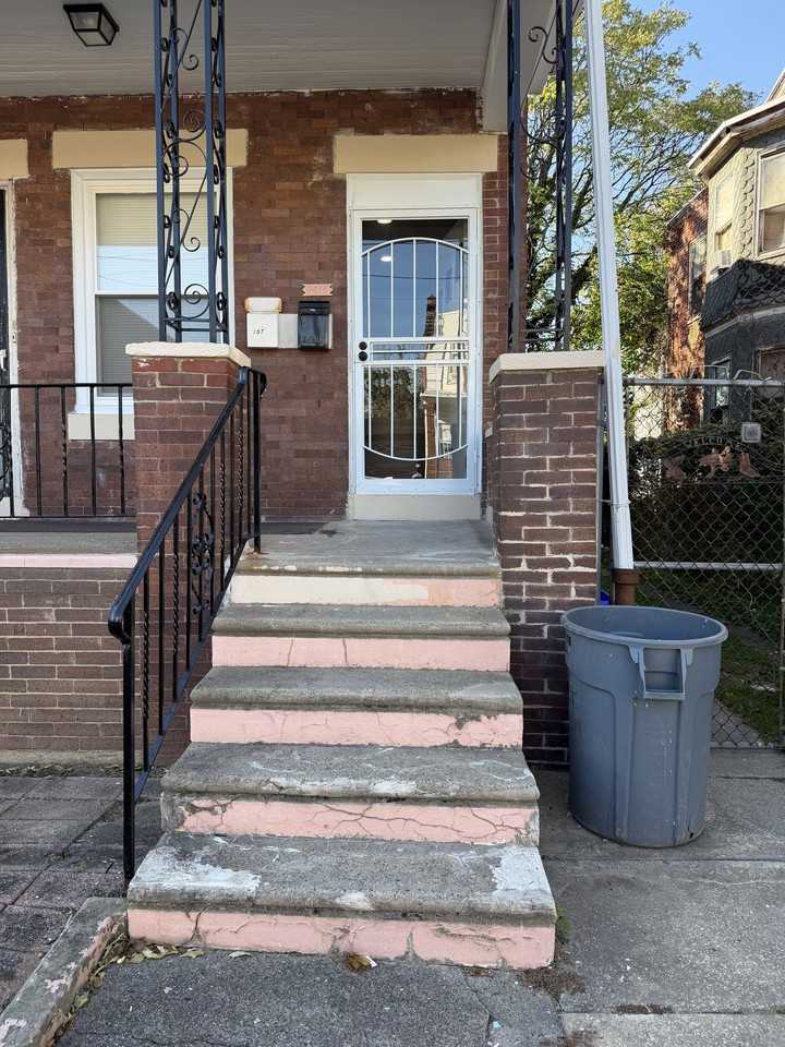 5614 N 4th St #1stFL - Photo 2 of 13