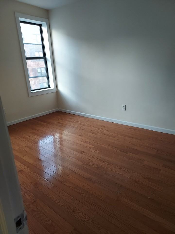9830 67th Ave #1G - Photo 2 of 7