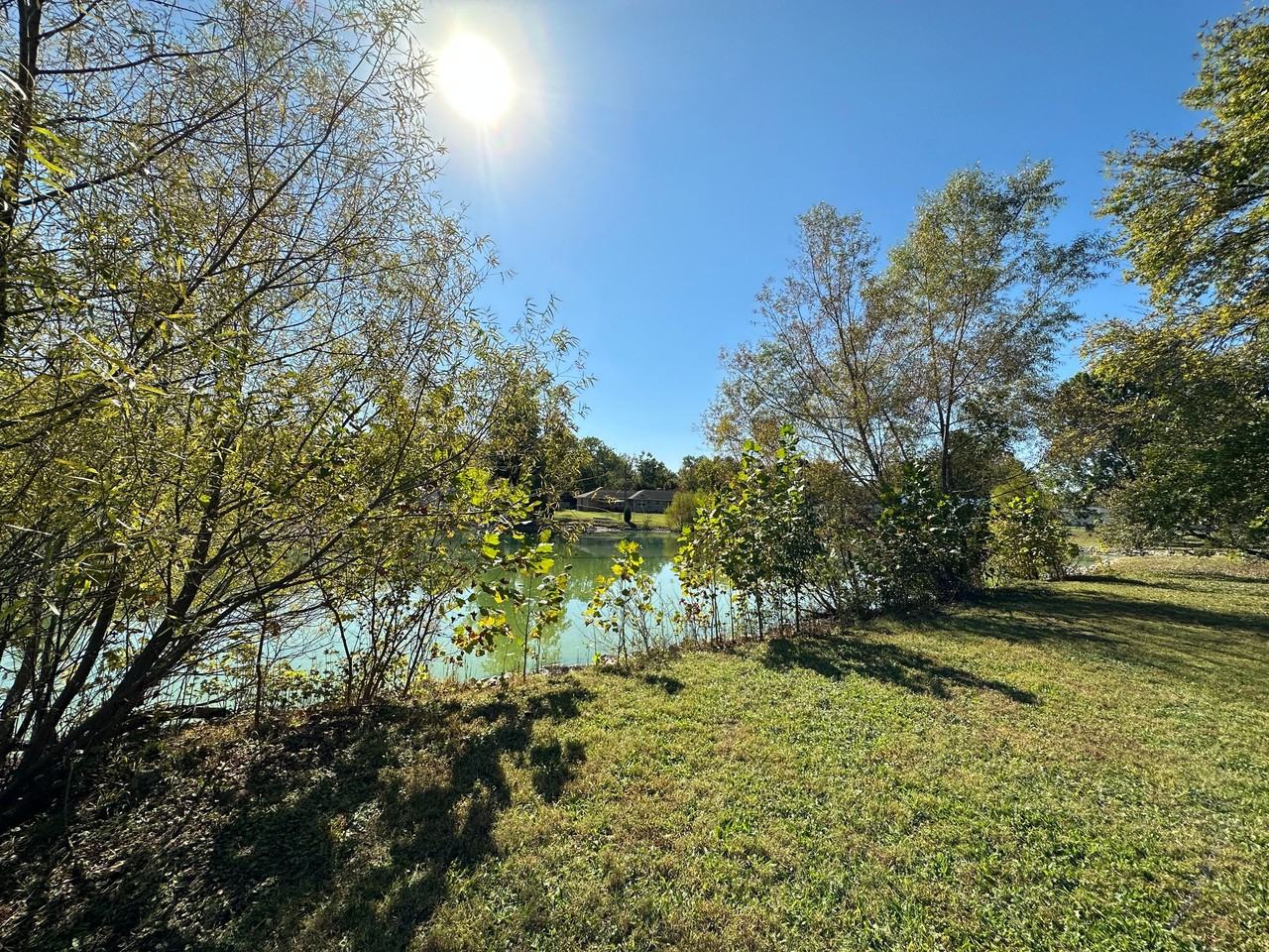 2520 Arizona Ave - Photo 4 of 13