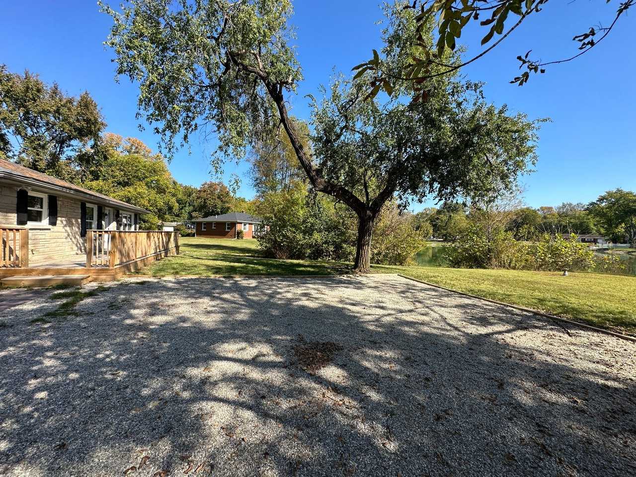 2520 Arizona Ave - Photo 6 of 13