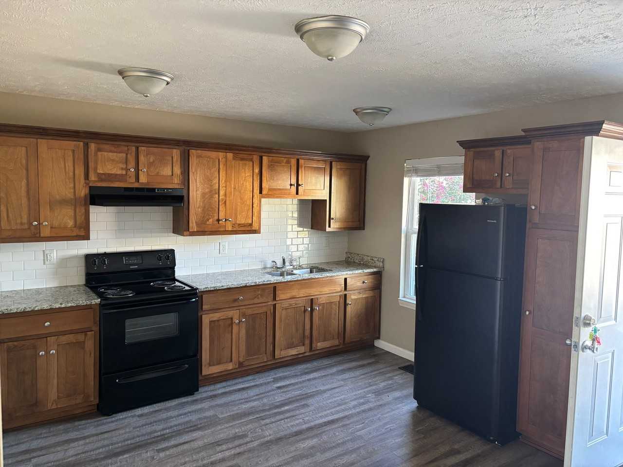 30 Clark Ln #30 - Photo 3 of 12