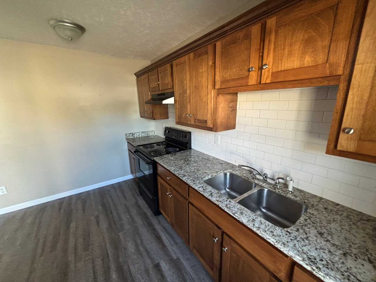 30 Clark Ln #30 - Photo 4 of 12