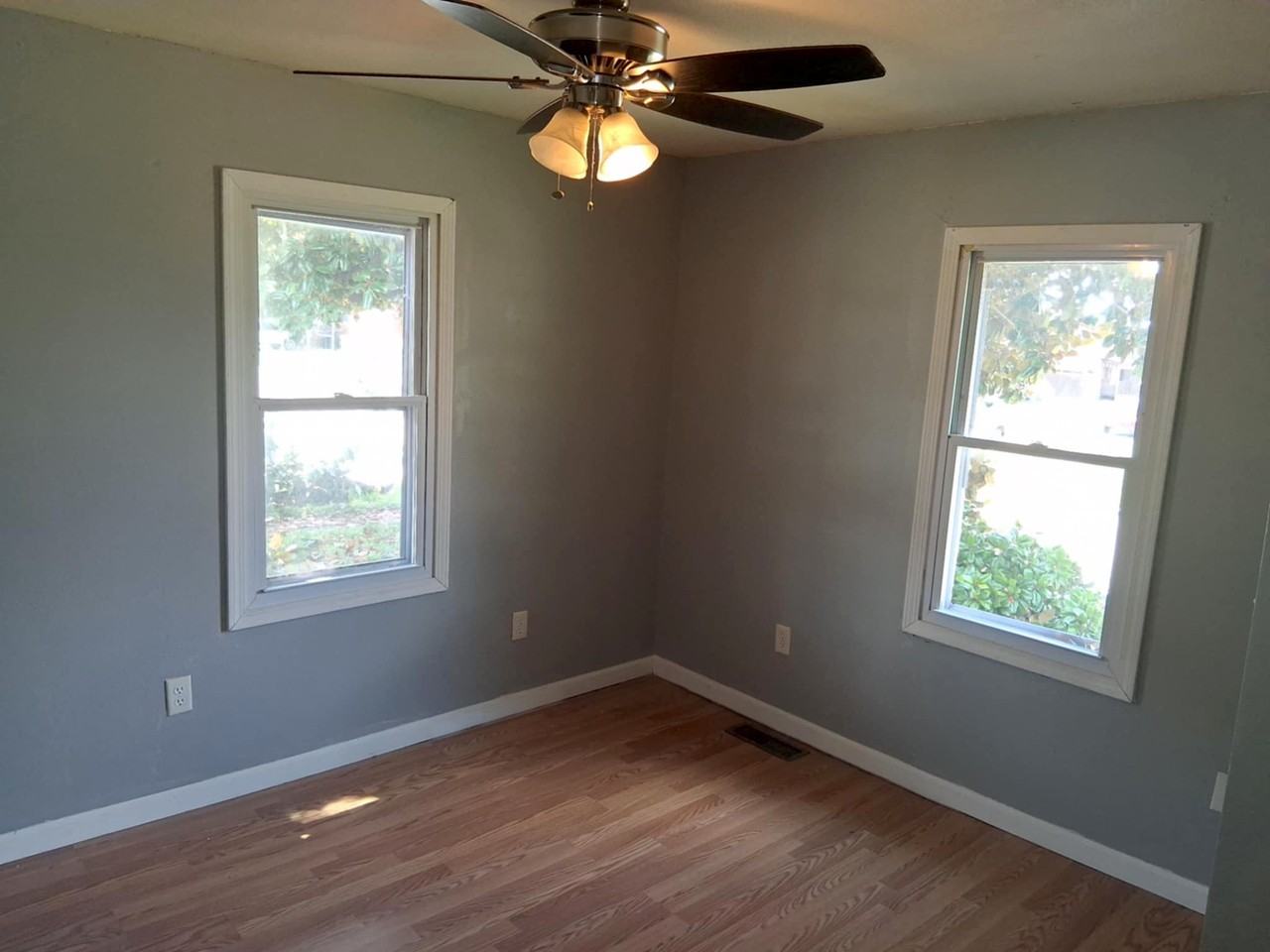 2934 6th Ave - Photo 4 of 14