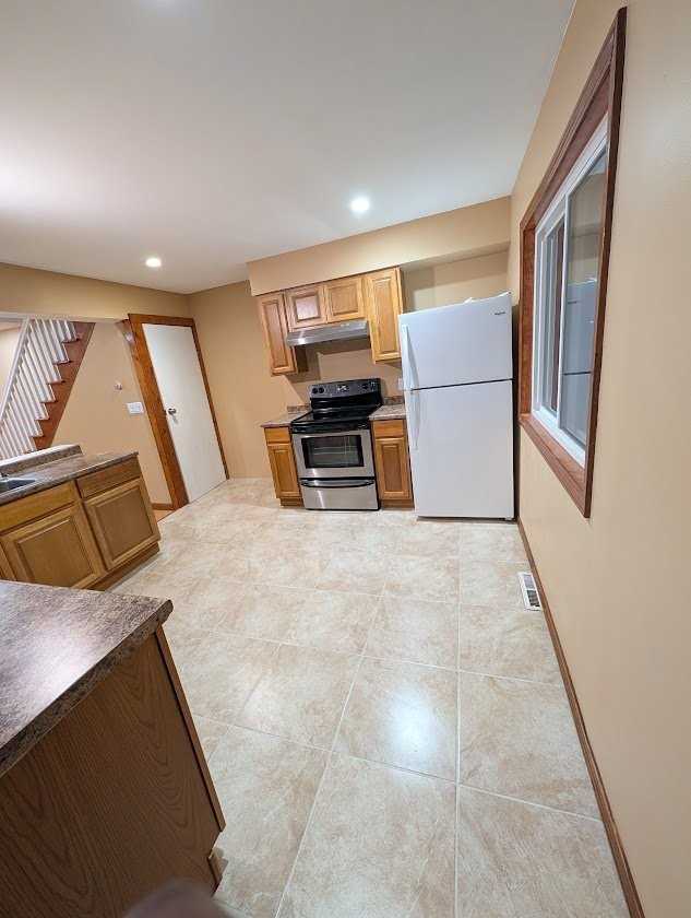 31 Hartford Ave #1 - Photo 3 of 13