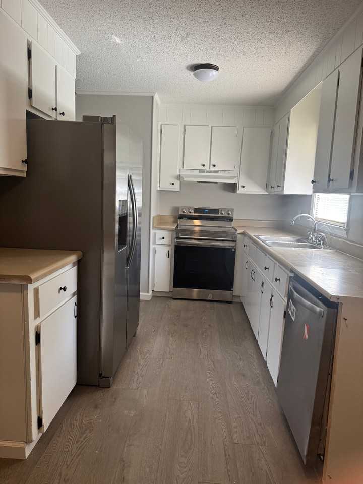 102 Oklahoma Ave - Photo 2 of 11