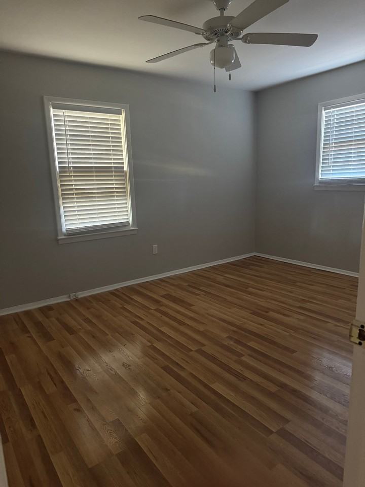 102 Oklahoma Ave - Photo 3 of 11