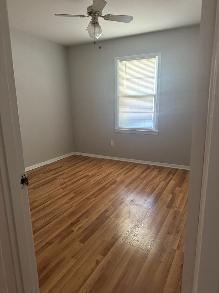 102 Oklahoma Ave - Photo 6 of 11